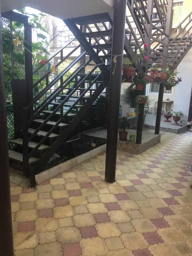 Гостевой дом Davido Hotel Гагра