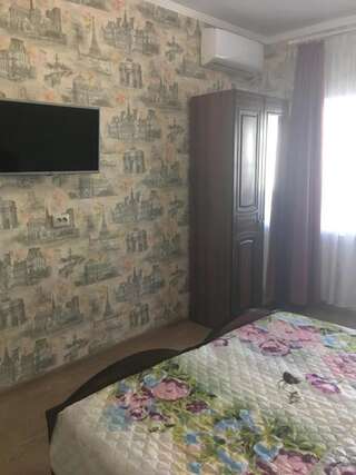 Гостевой дом Davido Hotel Гагра Стандартный трехместный номер-14